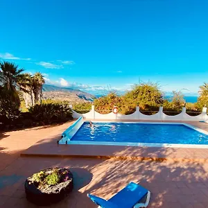 spacious-characterful-villa-with-spectacular-views-in.in-canary-islands.com/
