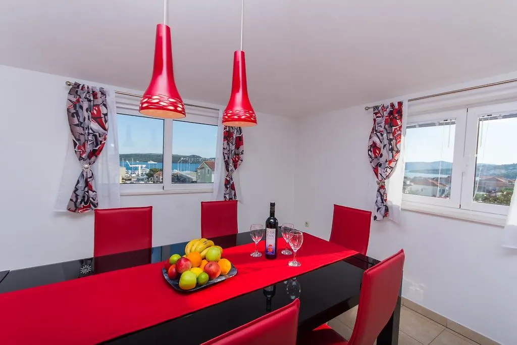 Apartments Barba Trogir 0*,  Kroatien